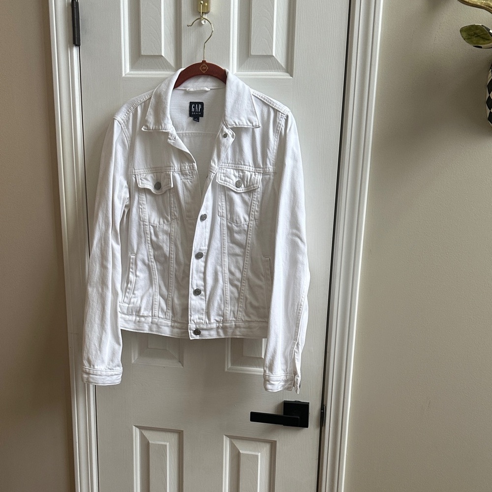 GAP Women's Classic White Jean Jacket